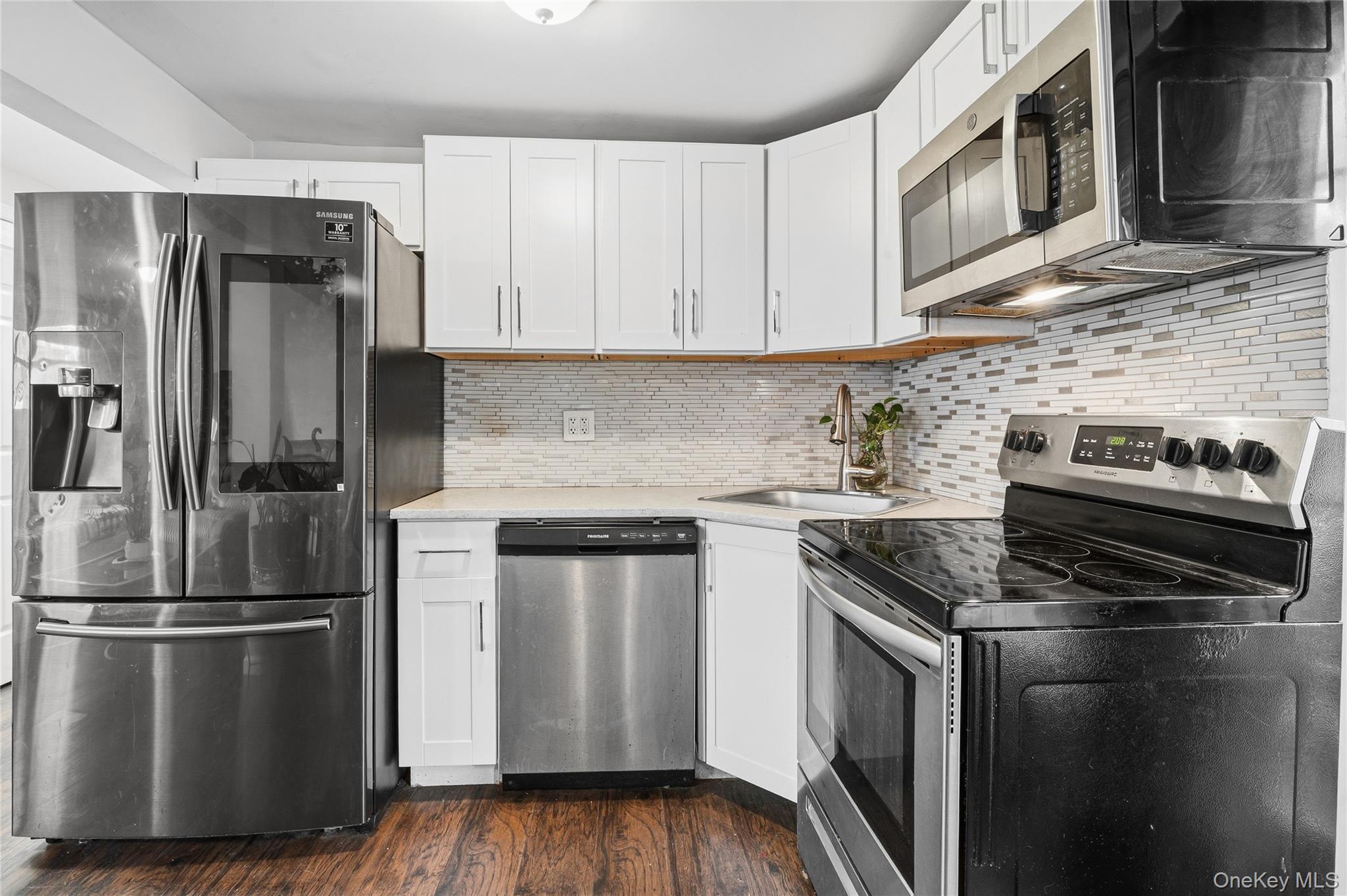 #11 photo, 568 Centerwood Street, 东长岛 West Babylon , NY 11704