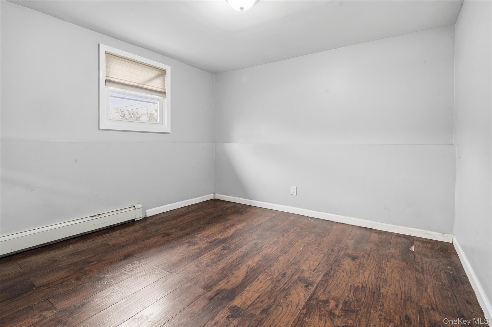 #13 photo, 568 Centerwood Street, 东长岛 West Babylon , NY 11704