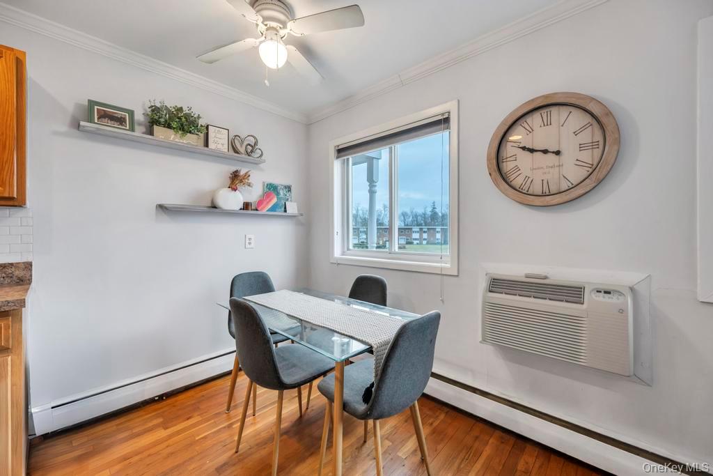 #10 photo, 355 Route 111, सफ़ोक काउंटी Smithtown , NY 11787