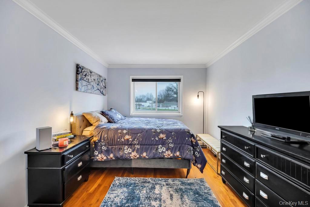 #17 photo, 355 Route 111, सफ़ोक काउंटी Smithtown , NY 11787