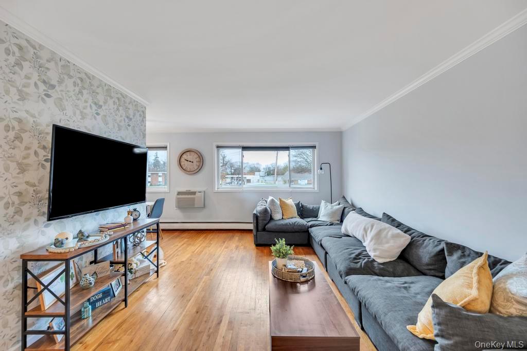 #3 photo, 355 Route 111, सफ़ोक काउंटी Smithtown , NY 11787