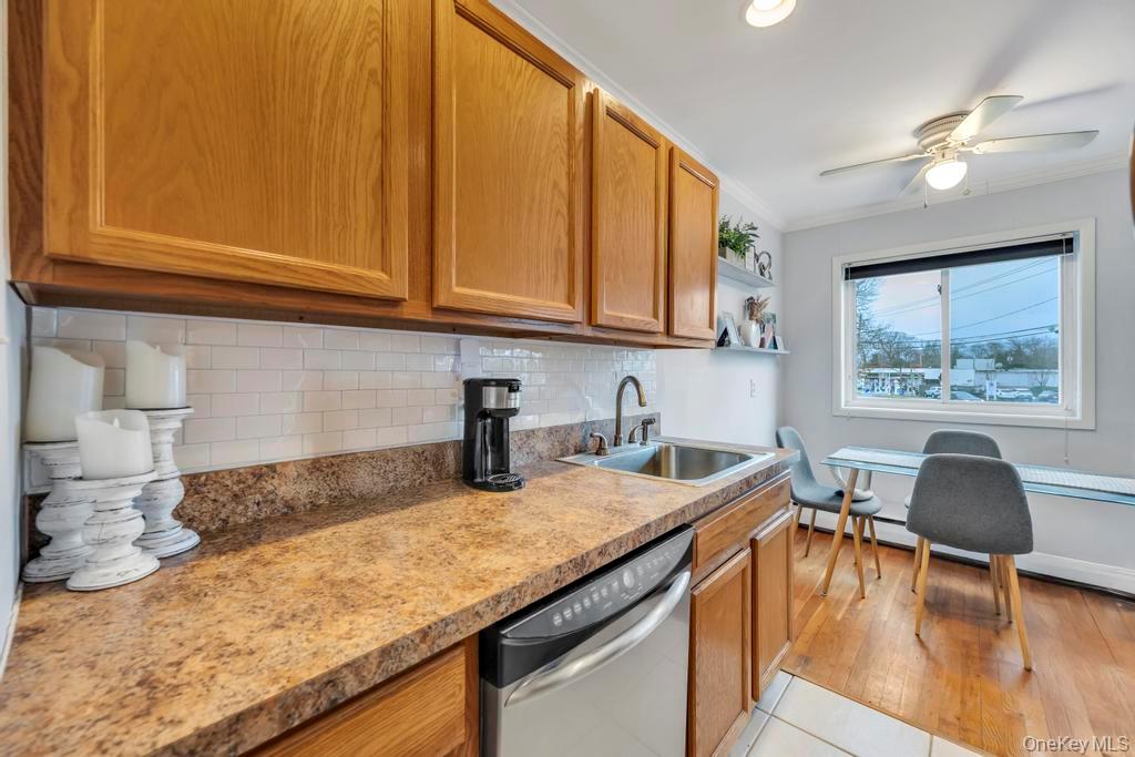 #7 photo, 355 Route 111, सफ़ोक काउंटी Smithtown , NY 11787