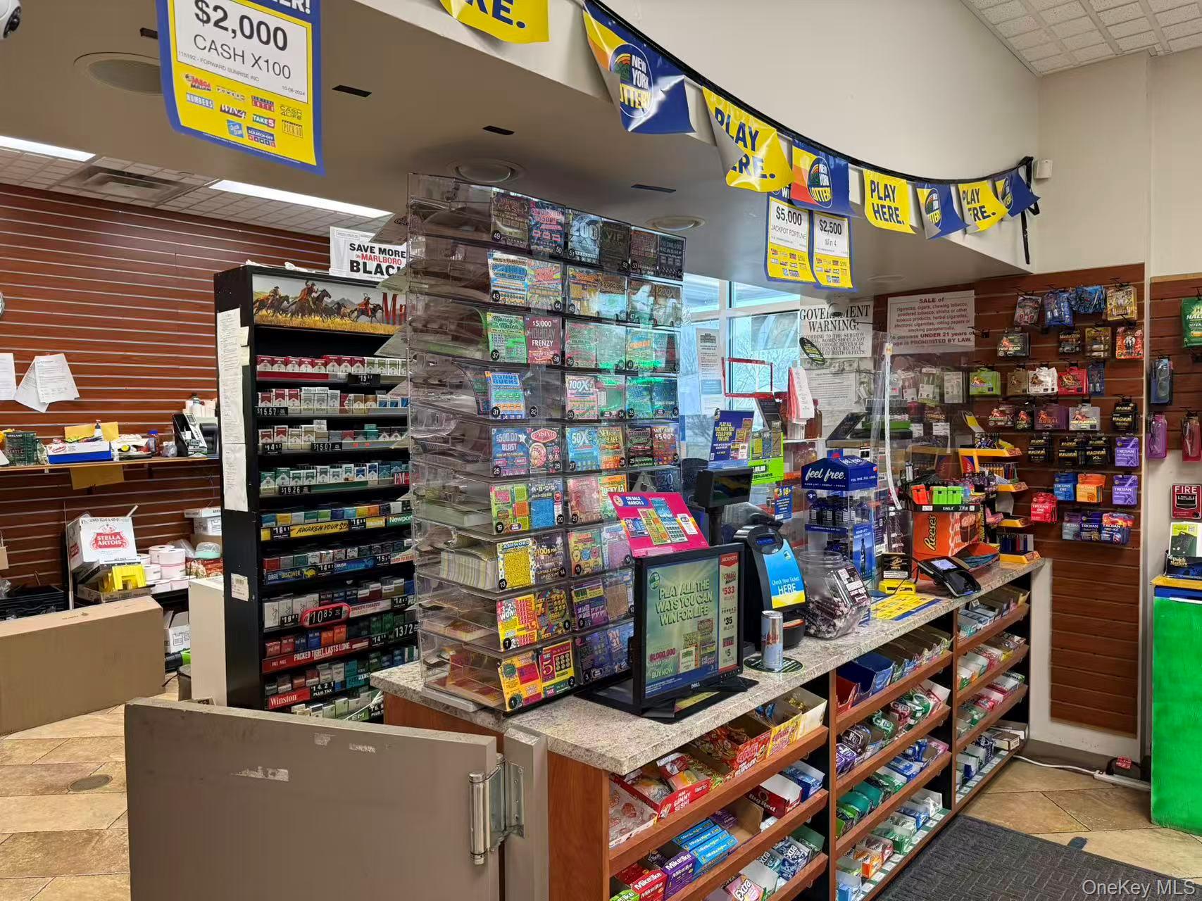 #4 photo, 367 Sunrise Highway, מחוז סאפוק West Babylon , NY 11704