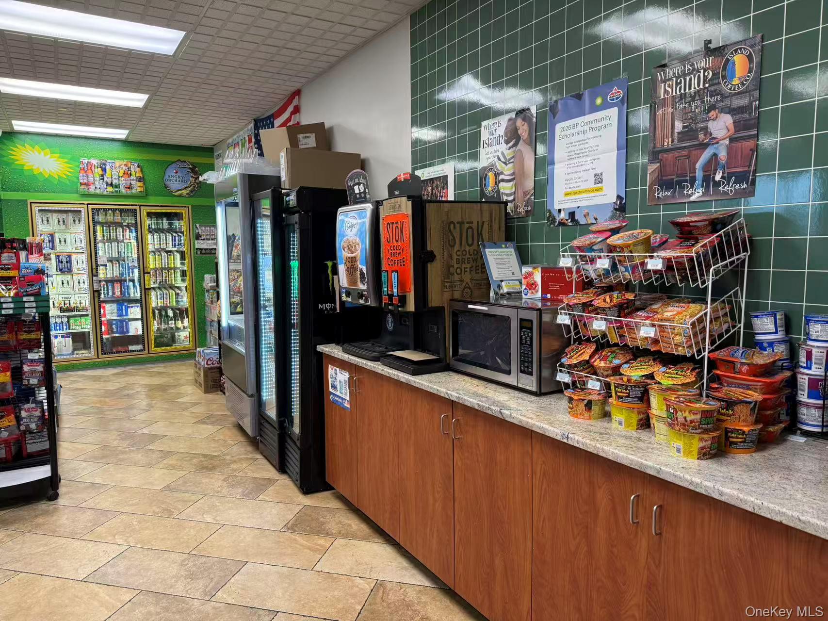 #6 photo, 367 Sunrise Highway, מחוז סאפוק West Babylon , NY 11704