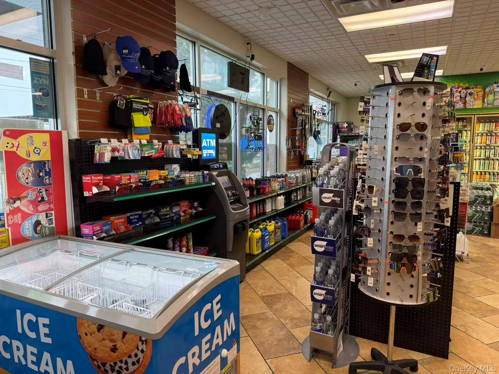 #8 photo, 367 Sunrise Highway, מחוז סאפוק West Babylon , NY 11704