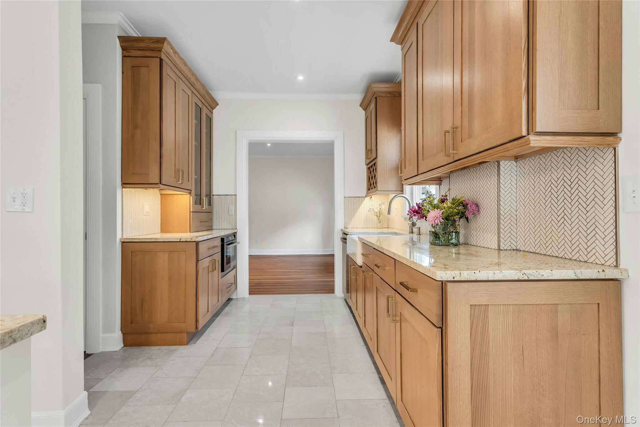 #15 photo, 85 Violet Avenue, Floral Park , NY 11001