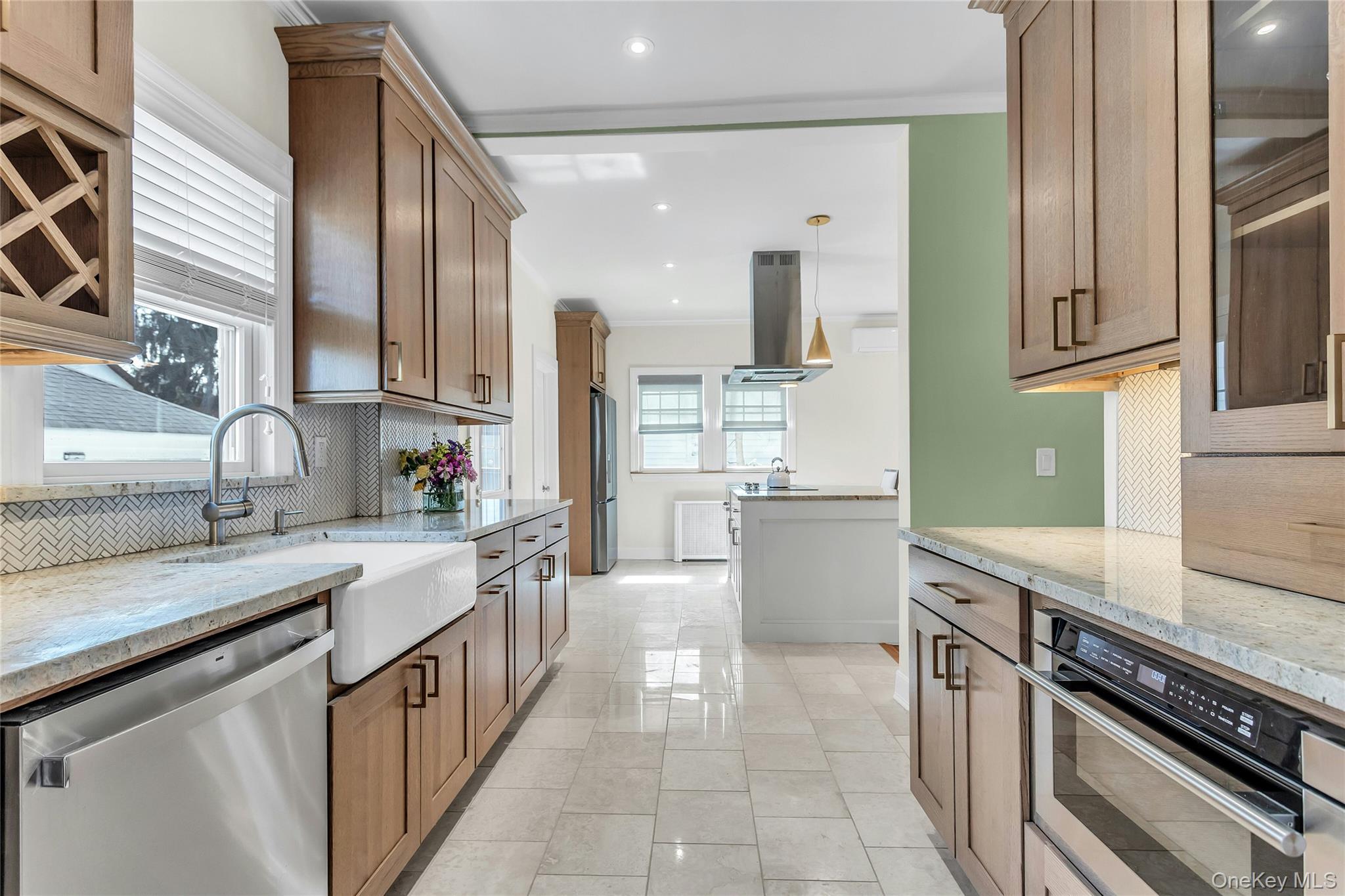 #16 photo, 85 Violet Avenue, Floral Park , NY 11001