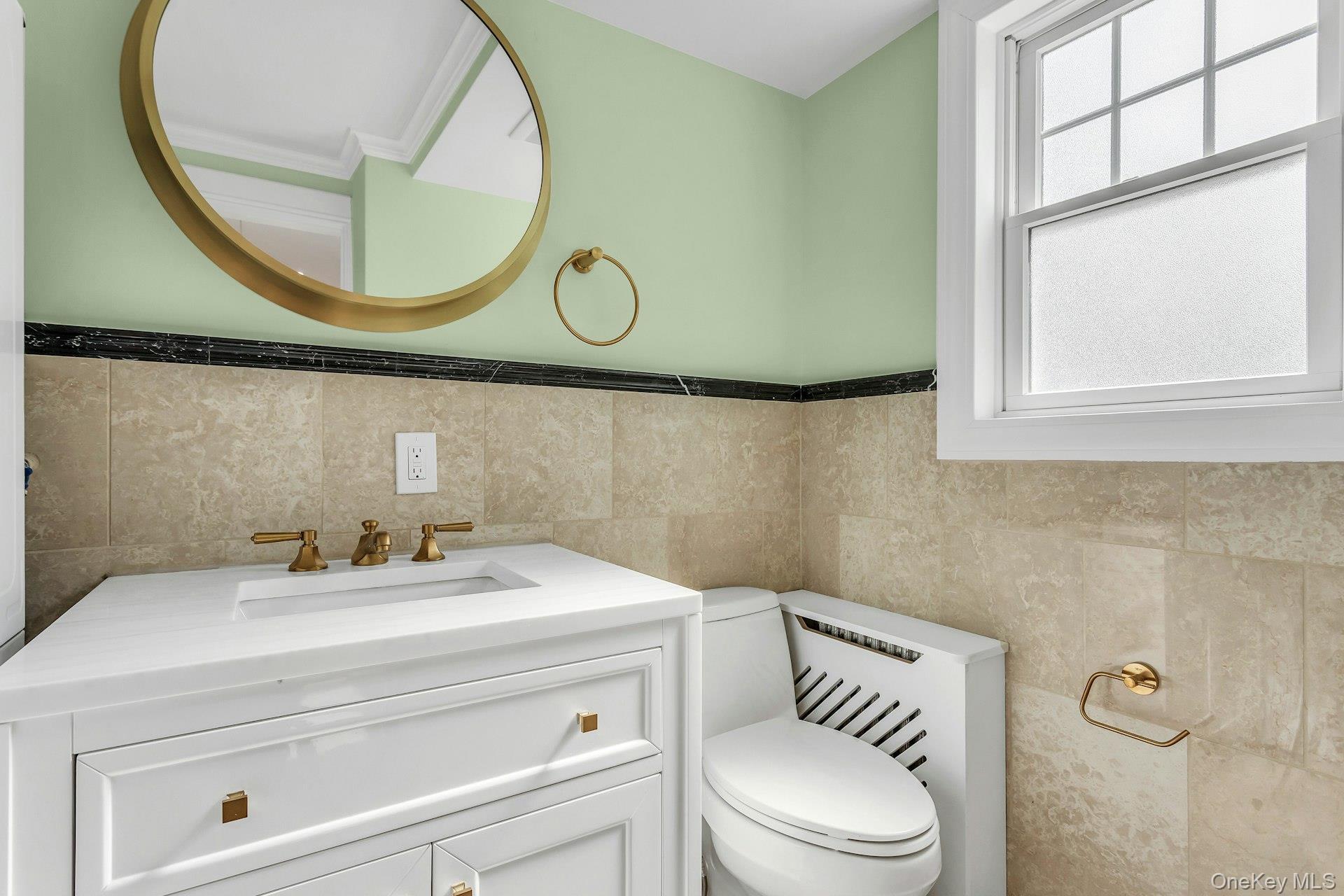 #17 photo, 85 Violet Avenue, Floral Park , NY 11001