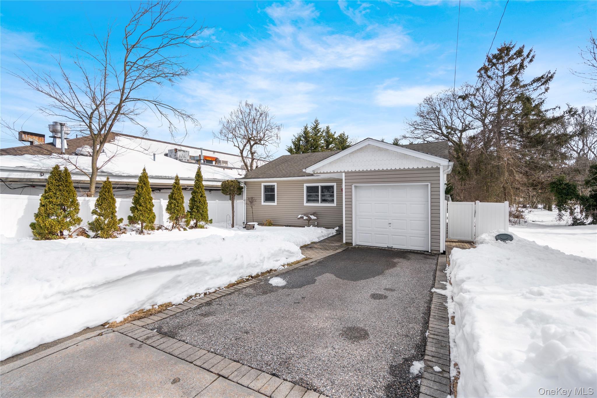 #2 photo, 25 State Place, Huntington , NY 11743