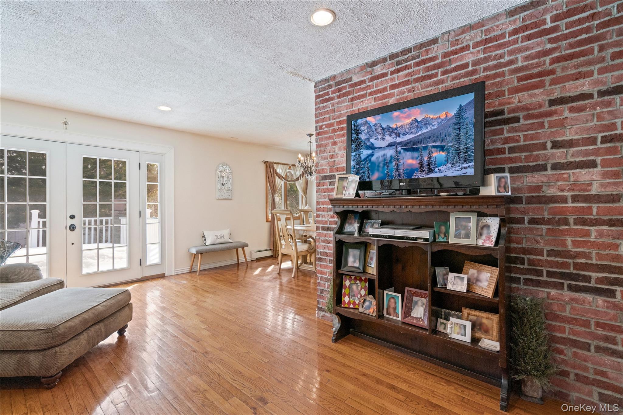 #6 photo, 25 State Place, Huntington , NY 11743