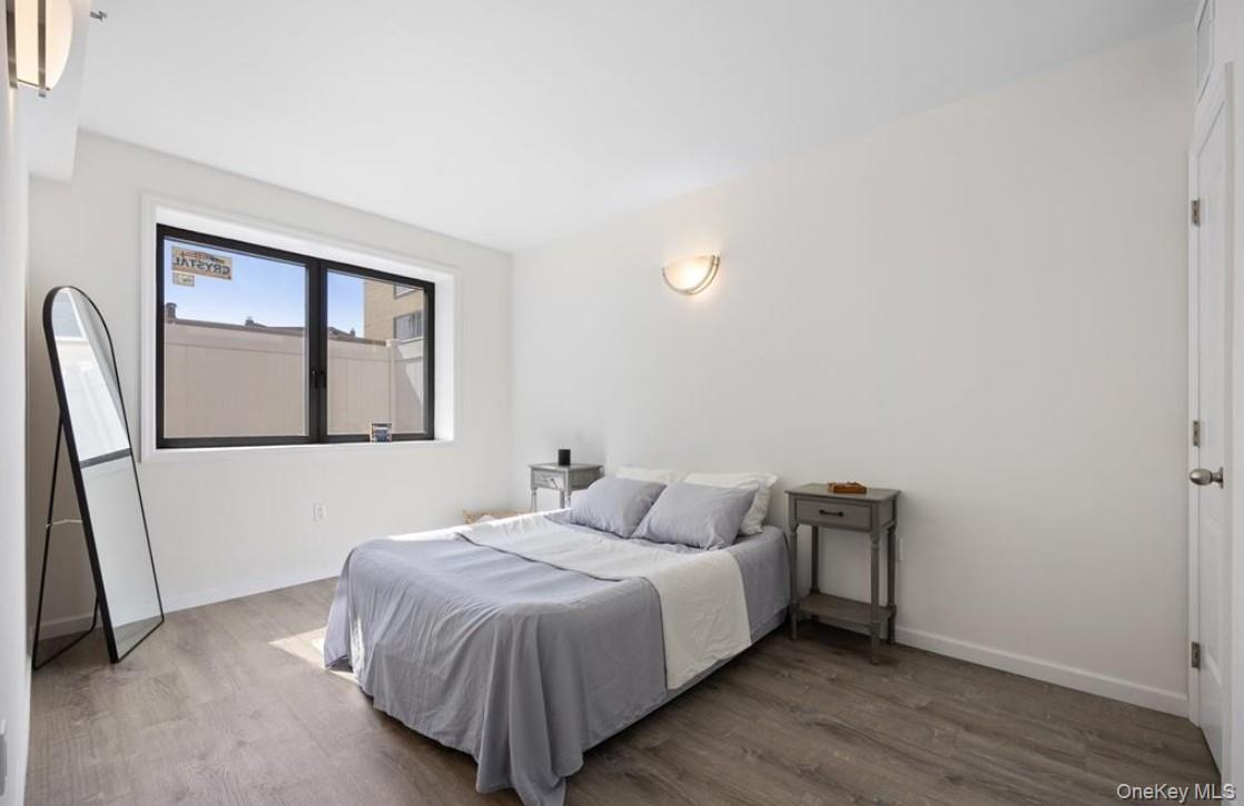 #7 photo, 97-30 64th Avenue, कुईंस Rego Park , NY 11374