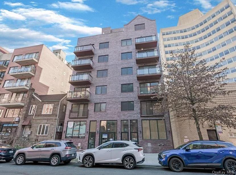 #9 photo, 97-30 64th Avenue, कुईंस Rego Park , NY 11374