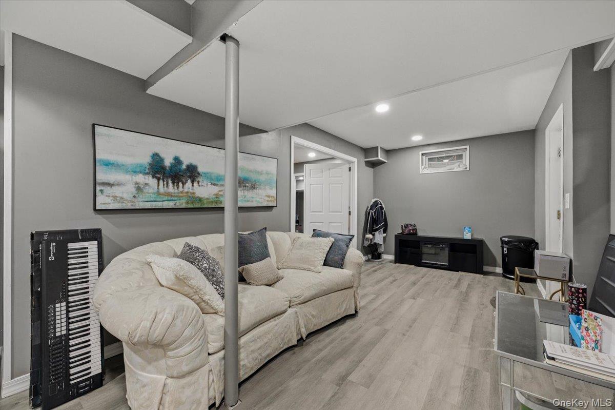 #19 photo, 11 Island Trail, Mount Sinai , NY 11766