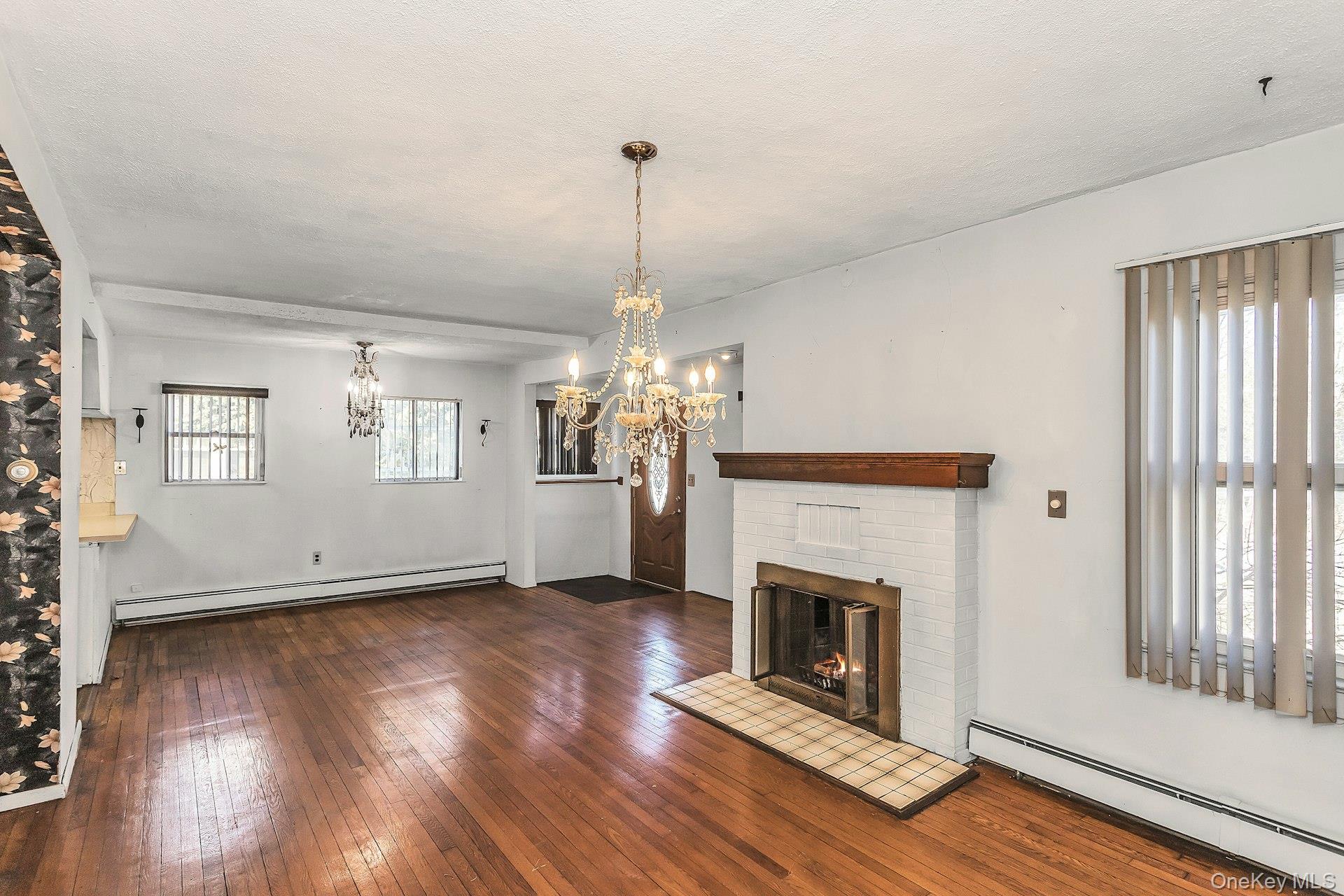 #8 photo, 306 Park Avenue, Freeport , NY 11520