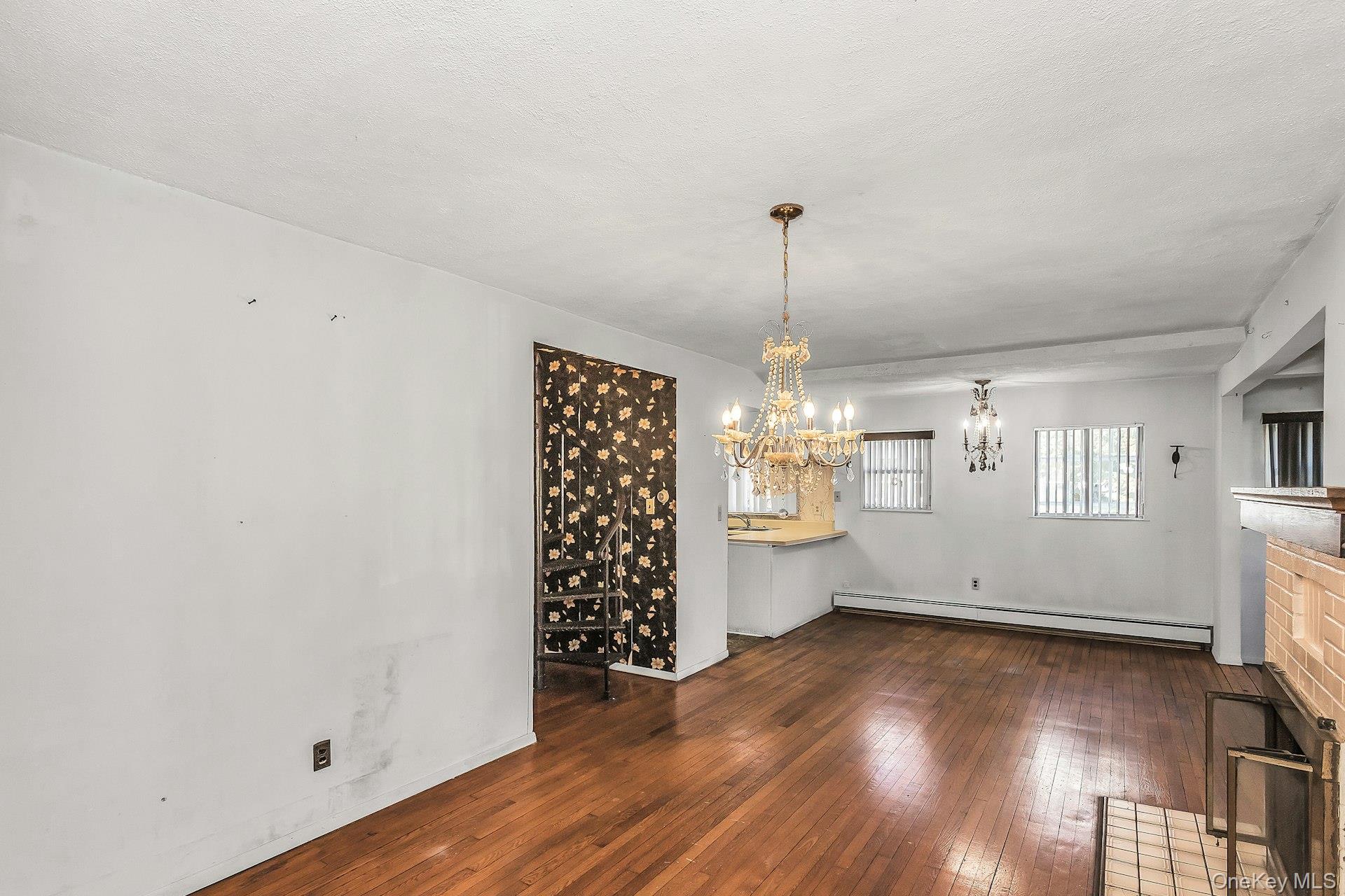 #9 photo, 306 Park Avenue, Freeport , NY 11520