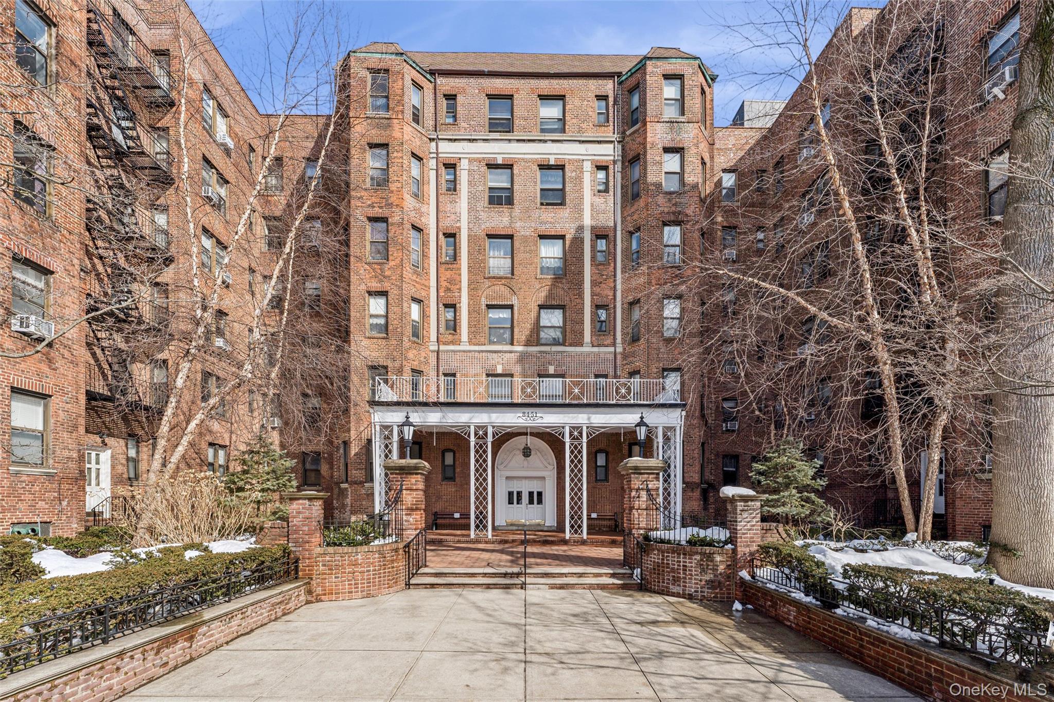 #1 photo, 8451 Beverly Road, कुईंस Kew Gardens , NY 11415