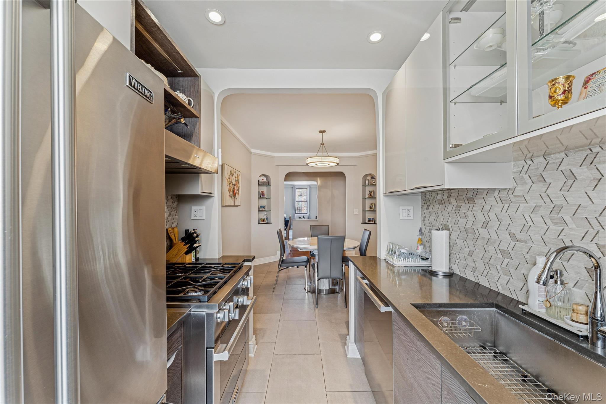 #11 photo, 8451 Beverly Road, कुईंस Kew Gardens , NY 11415