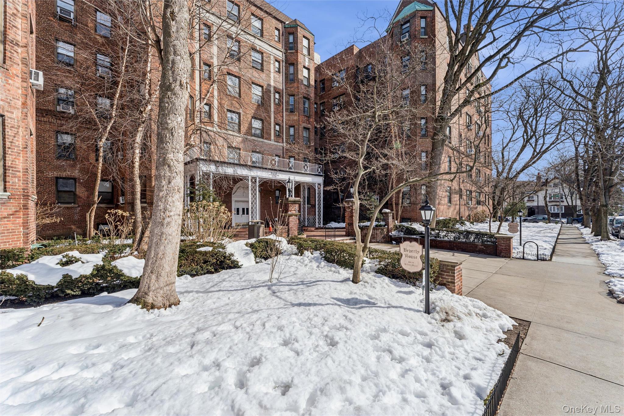 #18 photo, 8451 Beverly Road, कुईंस Kew Gardens , NY 11415