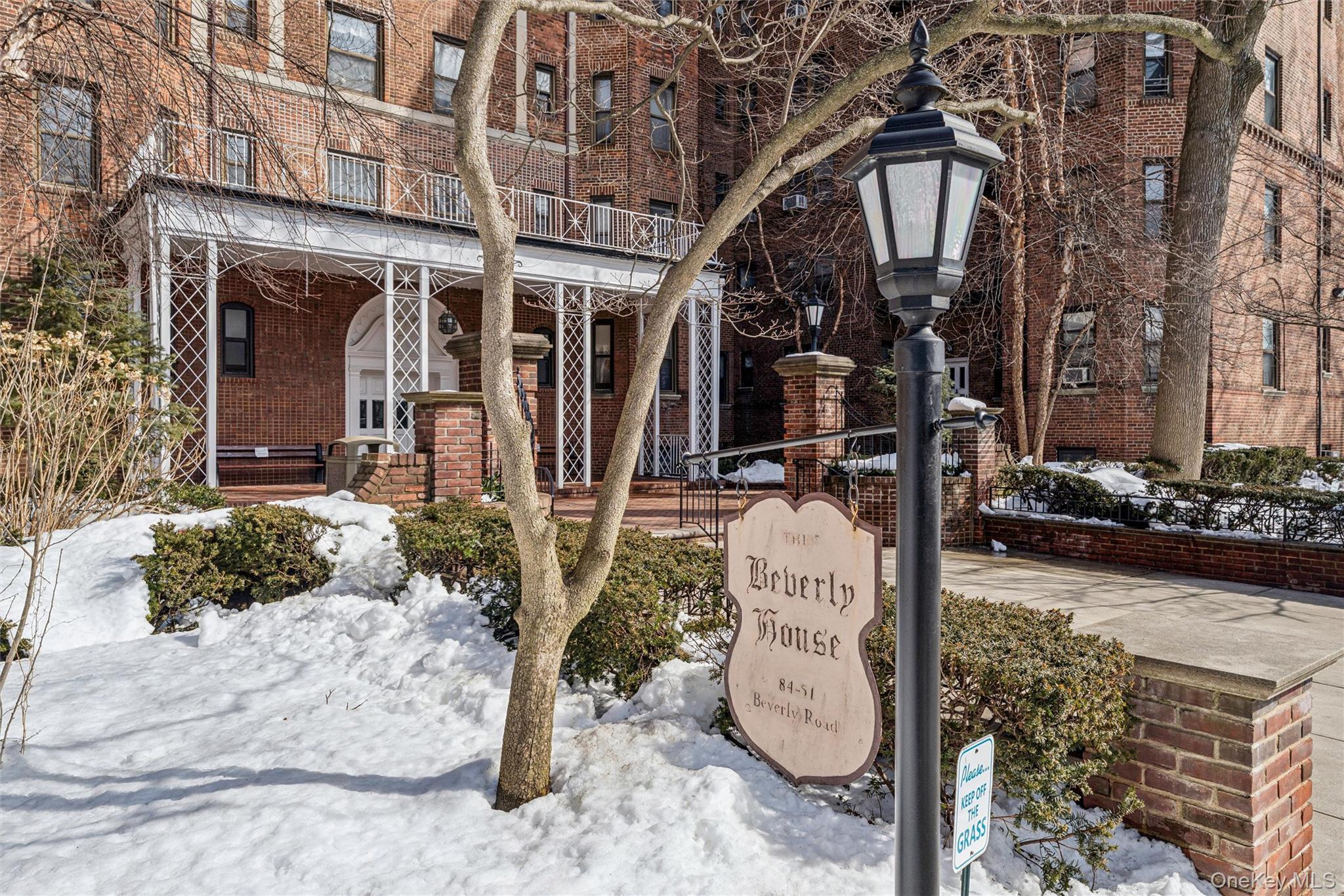 #19 photo, 8451 Beverly Road, कुईंस Kew Gardens , NY 11415