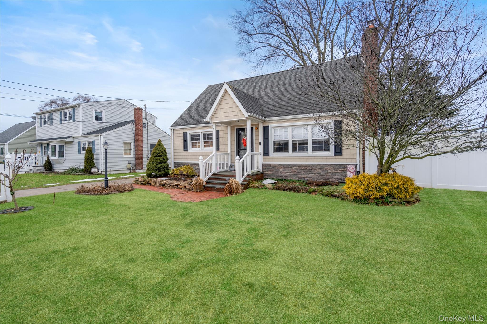 #2 photo, 36 Lakewood Avenue, Ronkonkoma , NY 11779