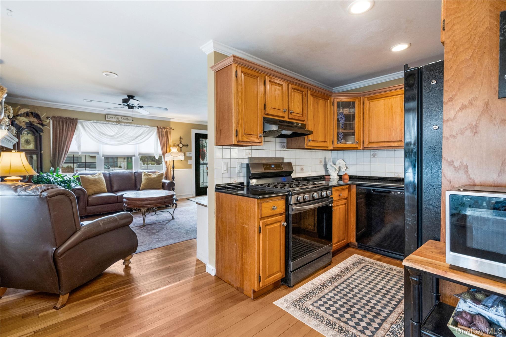 #8 photo, 36 Lakewood Avenue, Ronkonkoma , NY 11779