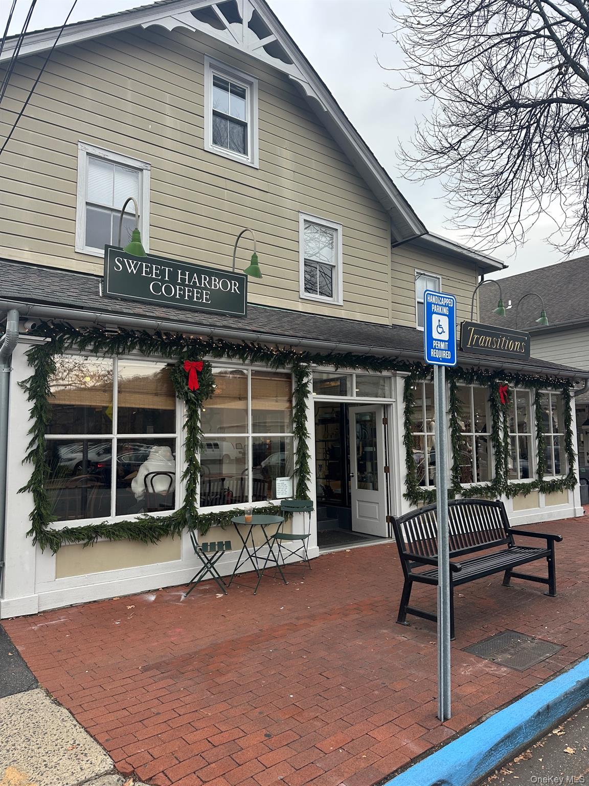 #1 photo, 1353 Old Northern Boulevard, नासाउ काउंटी Roslyn , NY 11576