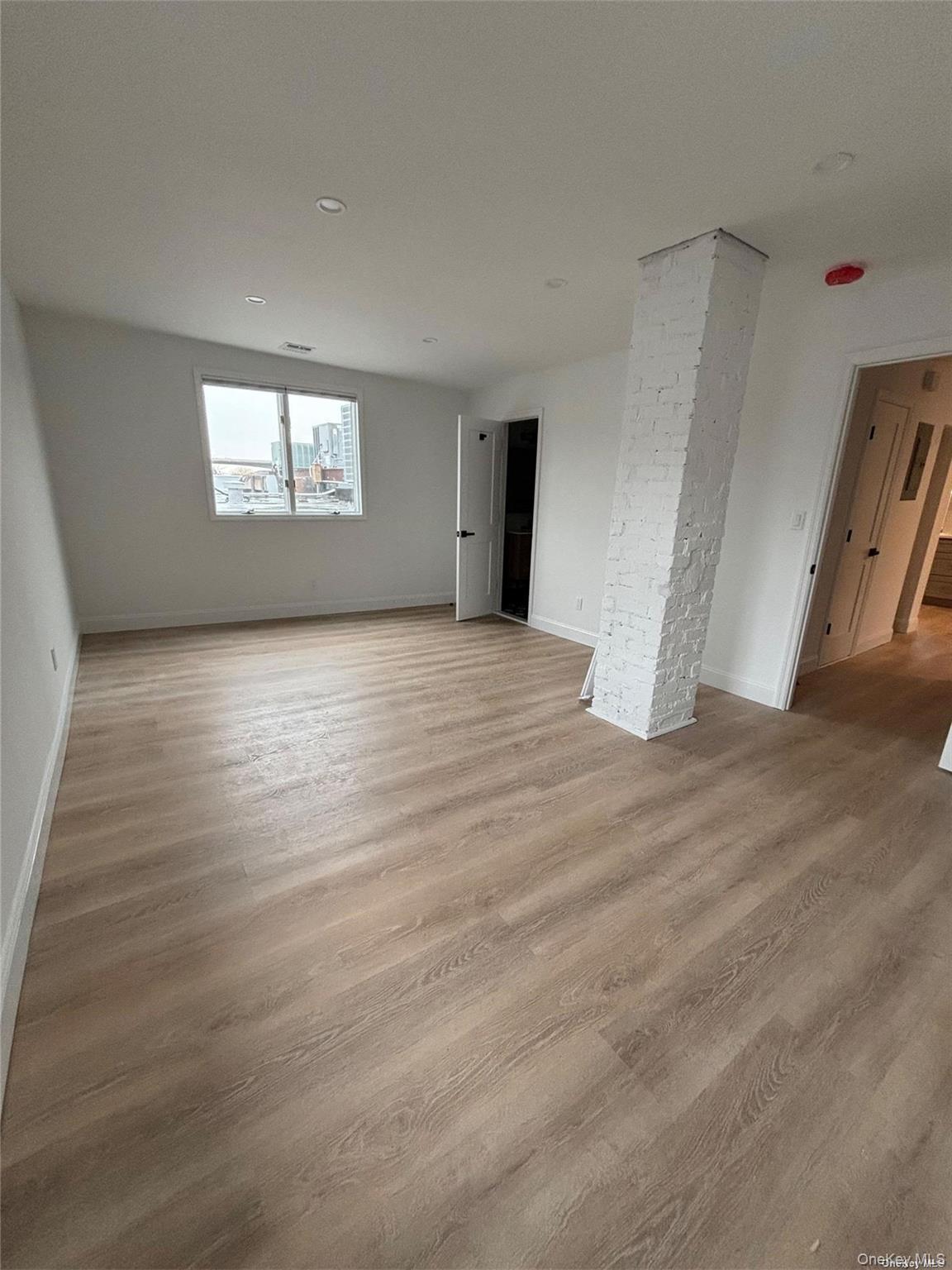 #10 photo, 1353 Old Northern Boulevard, नासाउ काउंटी Roslyn , NY 11576