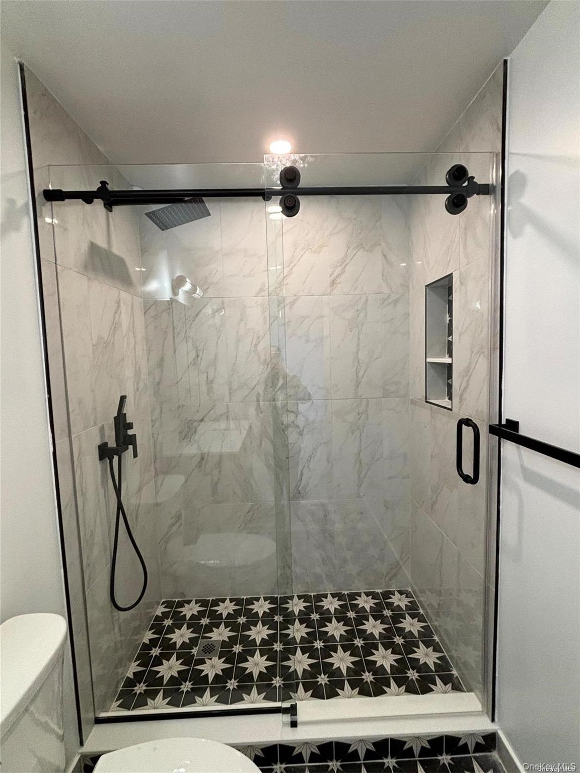 #14 photo, 1353 Old Northern Boulevard, नासाउ काउंटी Roslyn , NY 11576