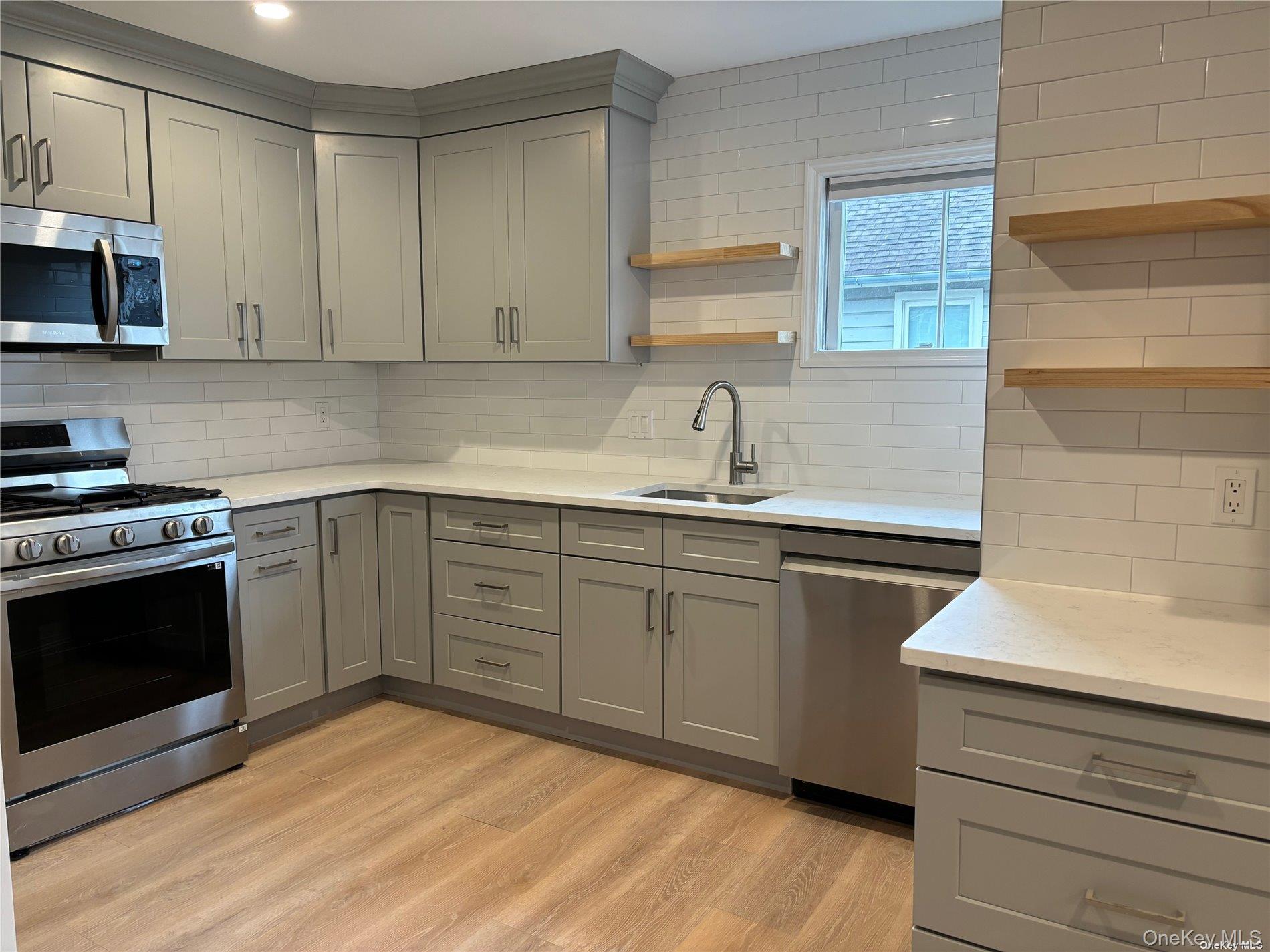 #2 photo, 1353 Old Northern Boulevard, नासाउ काउंटी Roslyn , NY 11576