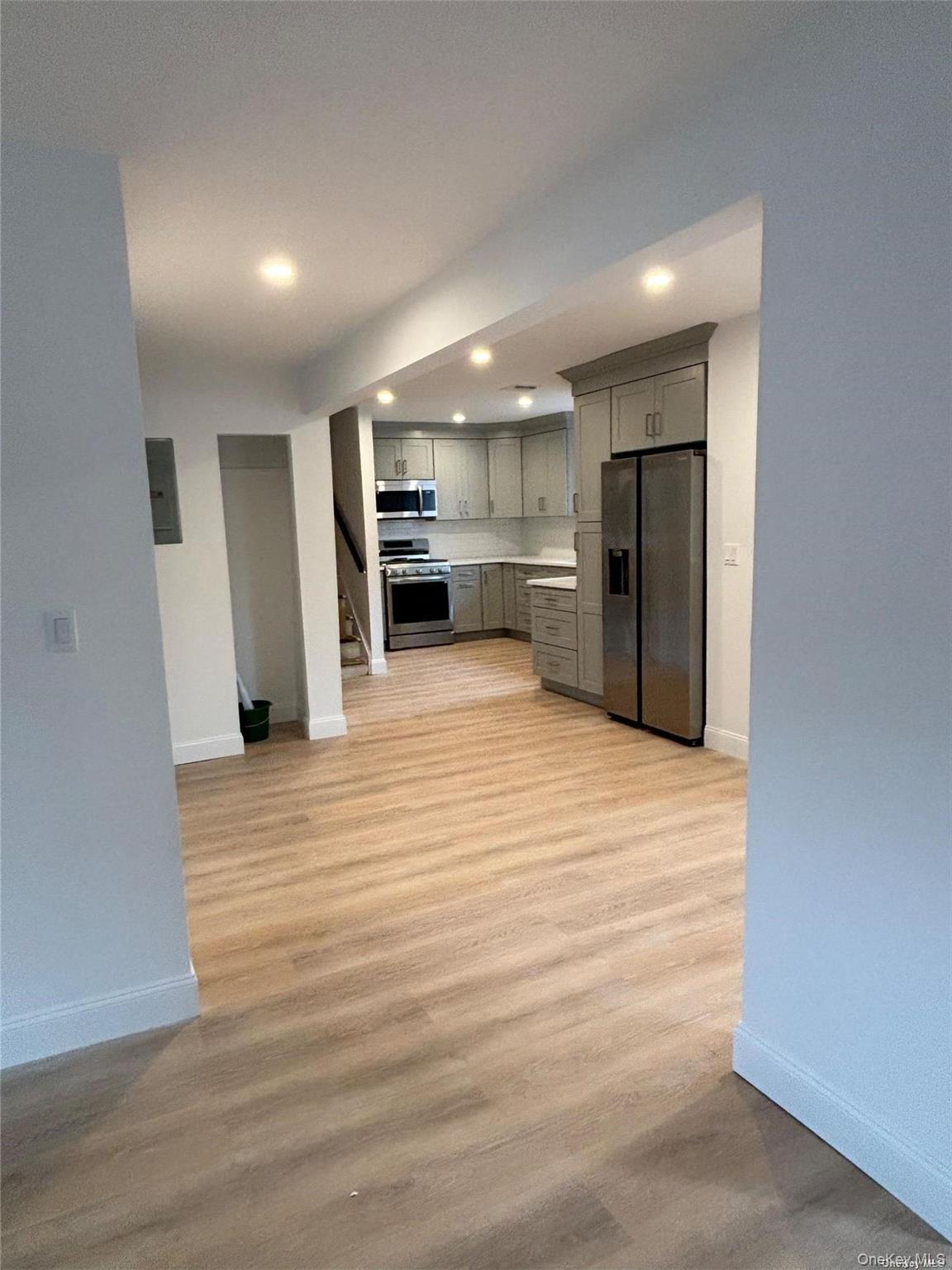 #5 photo, 1353 Old Northern Boulevard, नासाउ काउंटी Roslyn , NY 11576