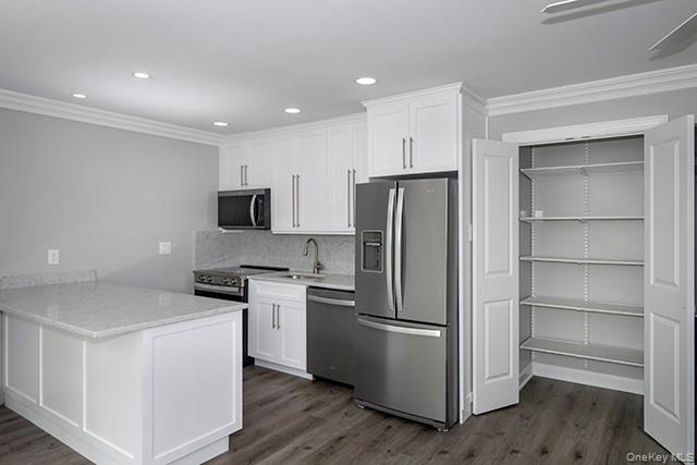 #2 photo, 164 W Montauk Highway, Hampton Bays , NY 11946