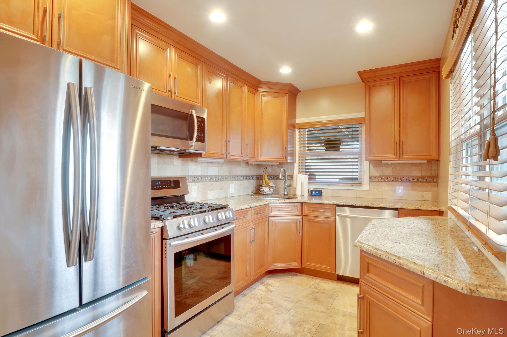 #11 photo, 16255 12th Avenue, Whitestone , NY 11357