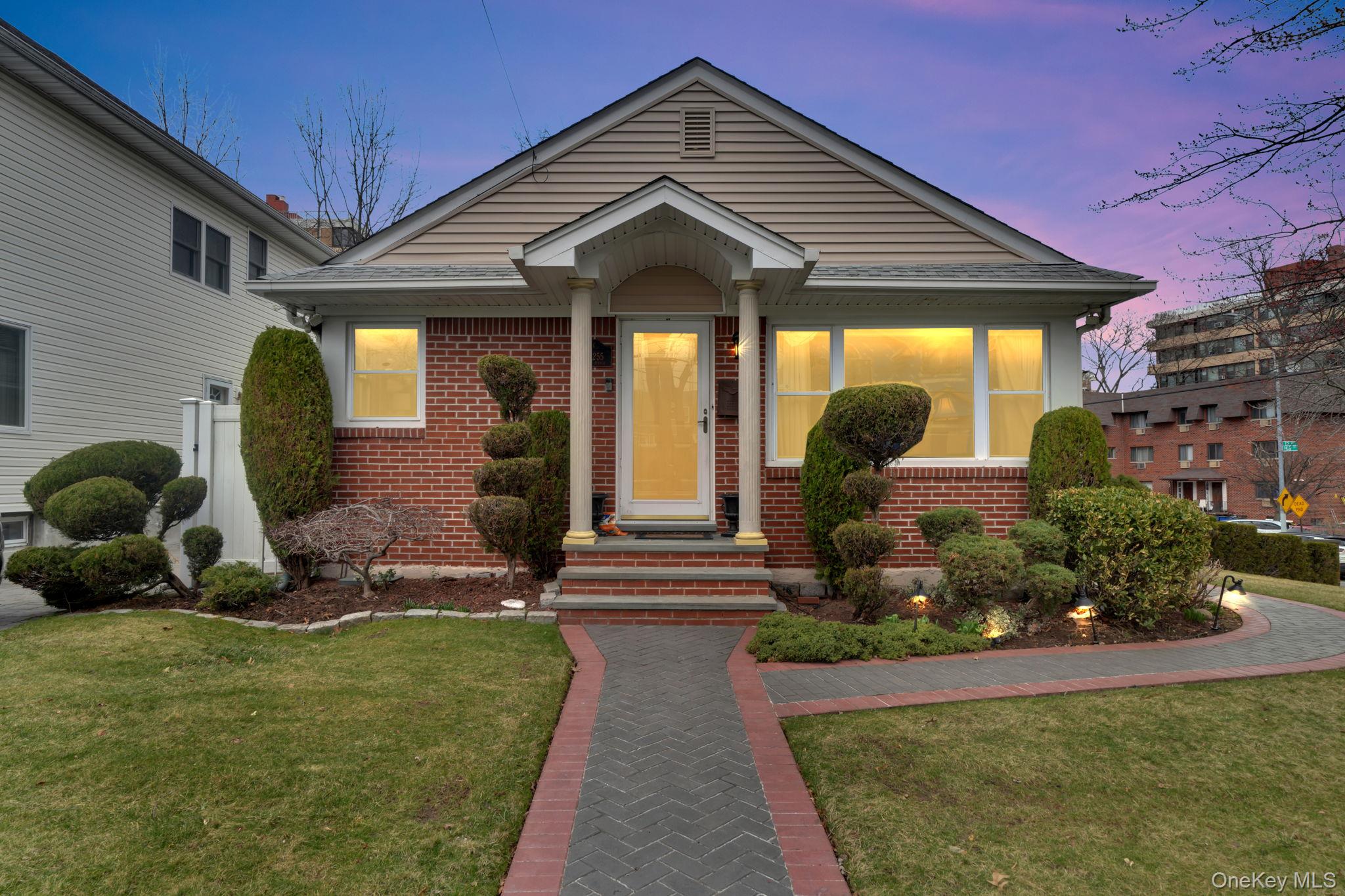 #18 photo, 16255 12th Avenue, Whitestone , NY 11357