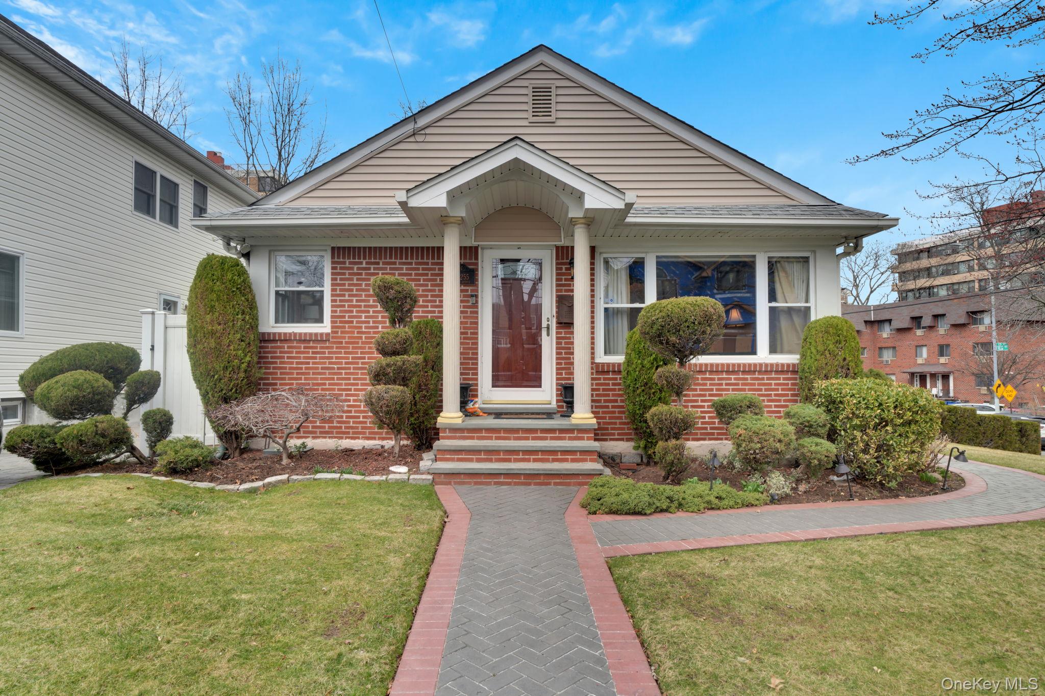 #19 photo, 16255 12th Avenue, Whitestone , NY 11357