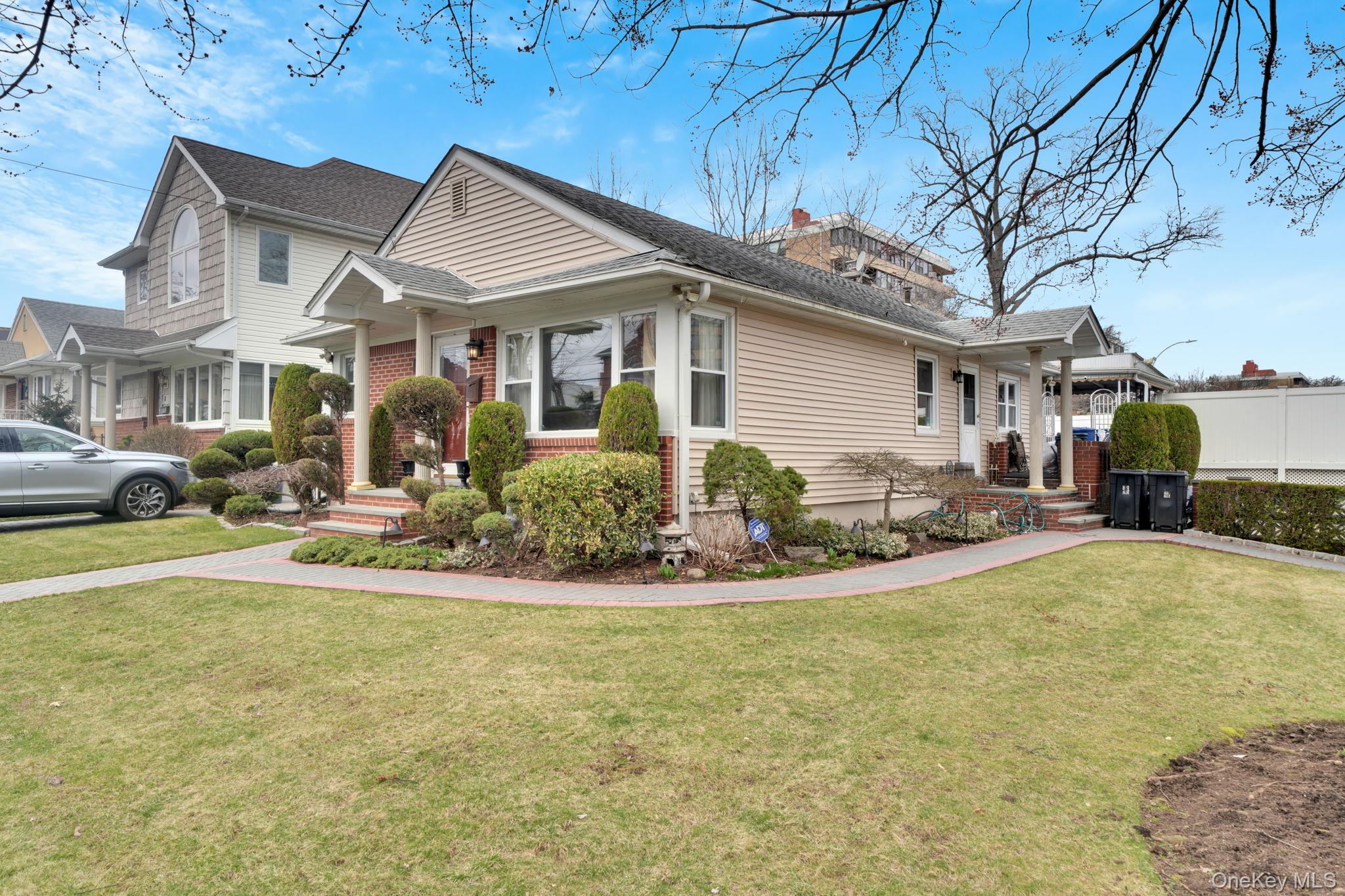 #20 photo, 16255 12th Avenue, Whitestone , NY 11357