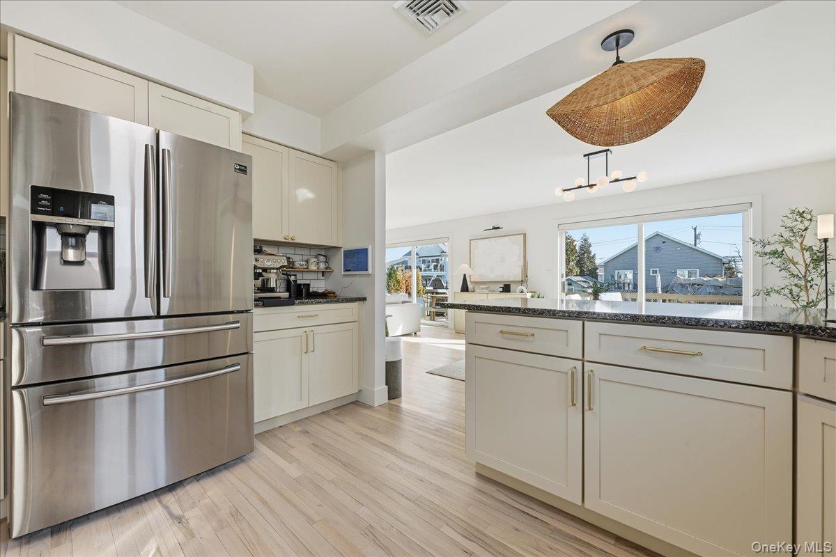 #10 photo, 141 Annuskemunnica Road, 東長島 Babylon , NY 11702