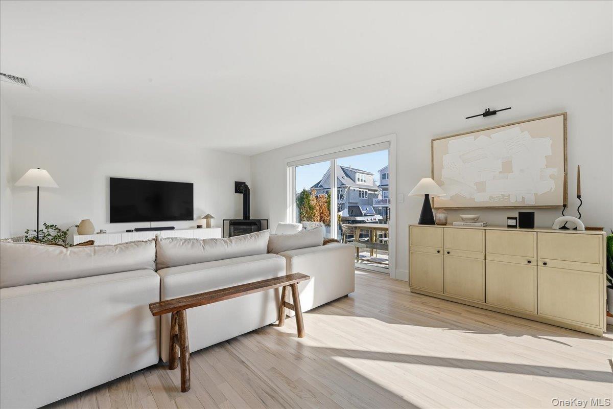 #3 photo, 141 Annuskemunnica Road, 東長島 Babylon , NY 11702