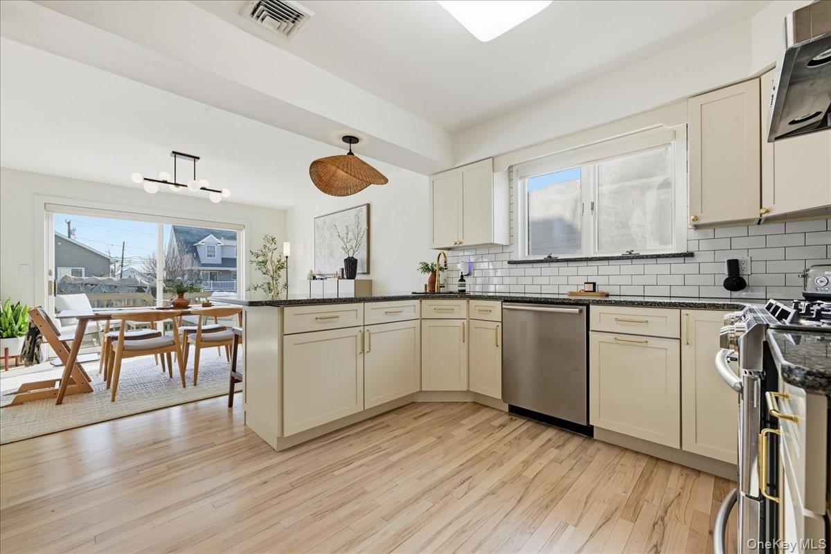 #9 photo, 141 Annuskemunnica Road, 東長島 Babylon , NY 11702