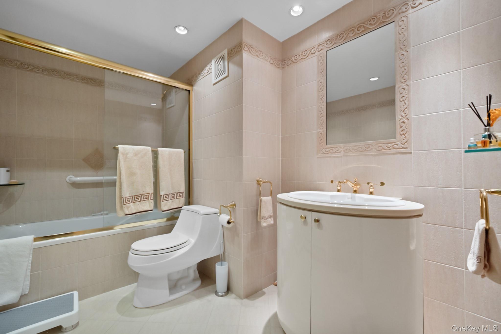 #8 photo, 8414 Lefferts Boulevard, Kew Gardens , NY 11415