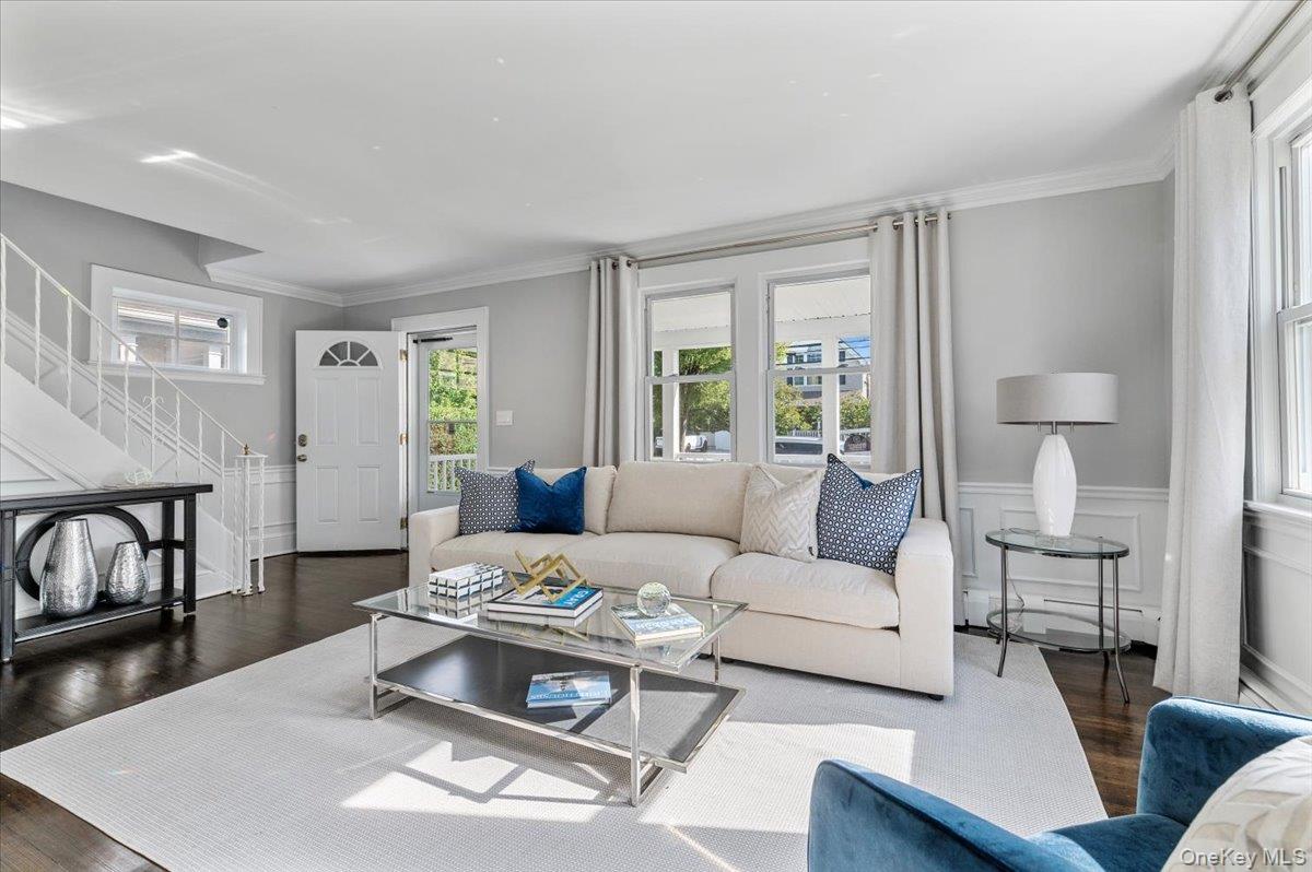 #6 photo, 33 Avenue B Avenue, Port Washington , NY 11050