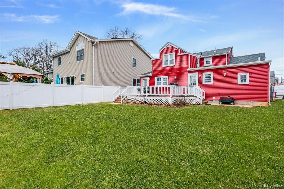 #17 photo, 3978 William Street, Seaford , NY 11783