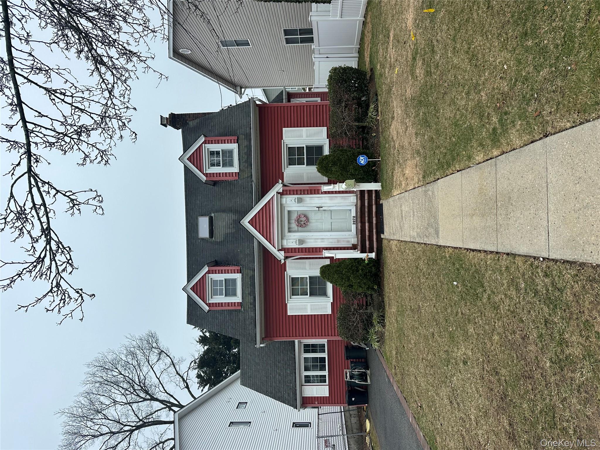 #2 photo, 3978 William Street, 롱 아일랜드 Seaford , NY 11783