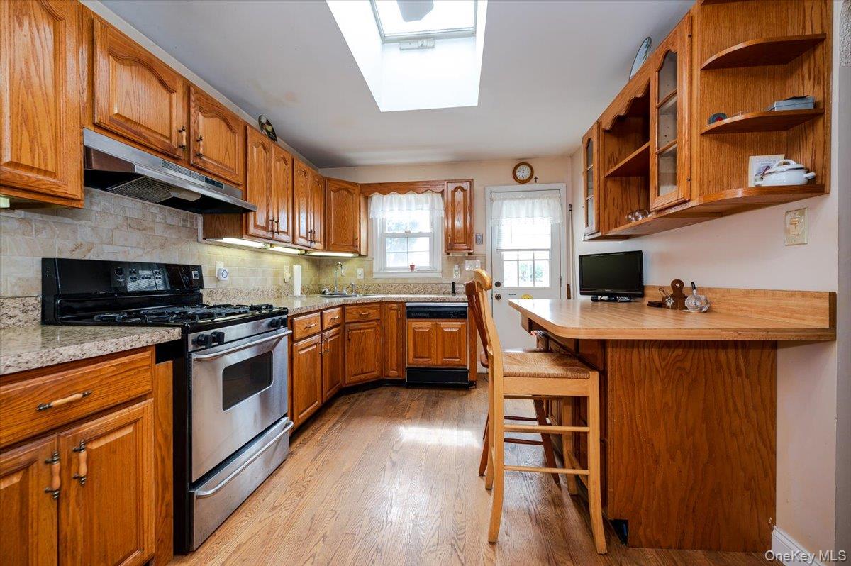 #3 photo, 3978 William Street, Seaford , NY 11783