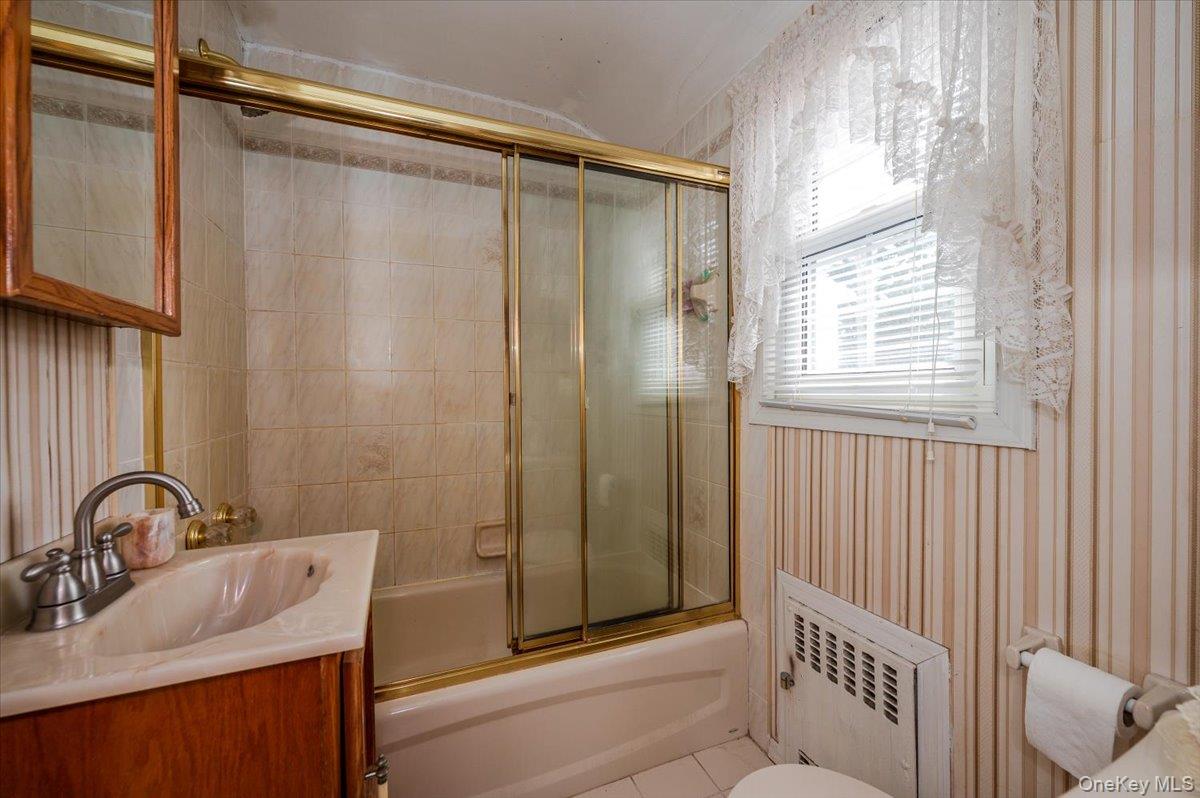 #7 photo, 3978 William Street, Seaford , NY 11783