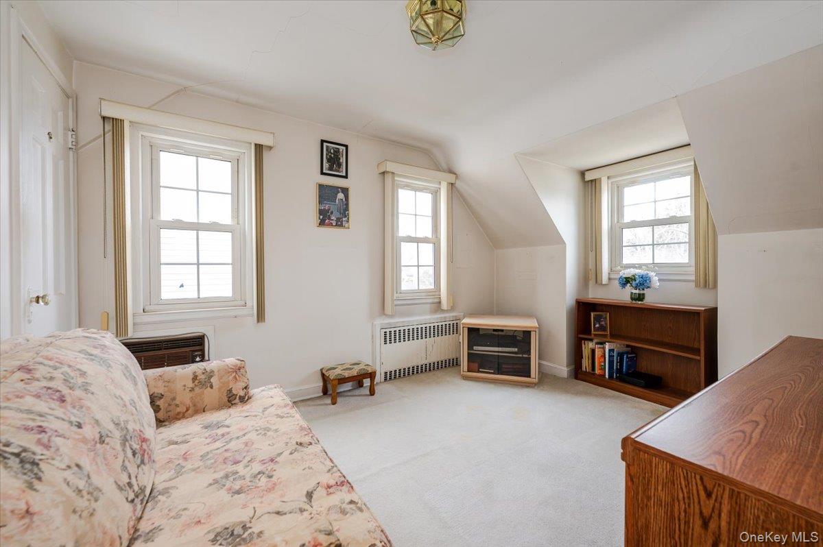 #8 photo, 3978 William Street, Seaford , NY 11783