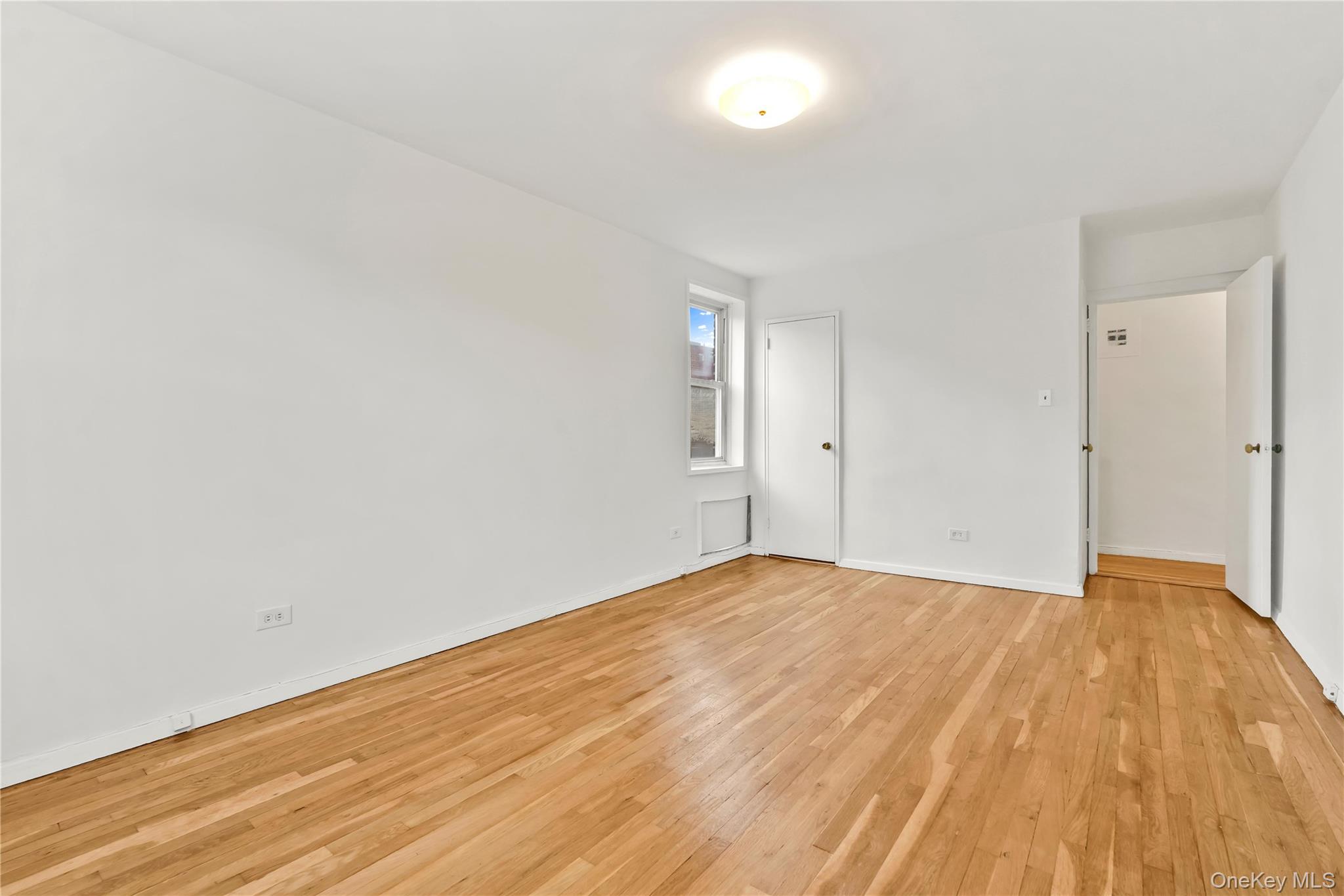 #18 photo, 110-15 71 Road, कुईंस Forest Hills , NY 11375