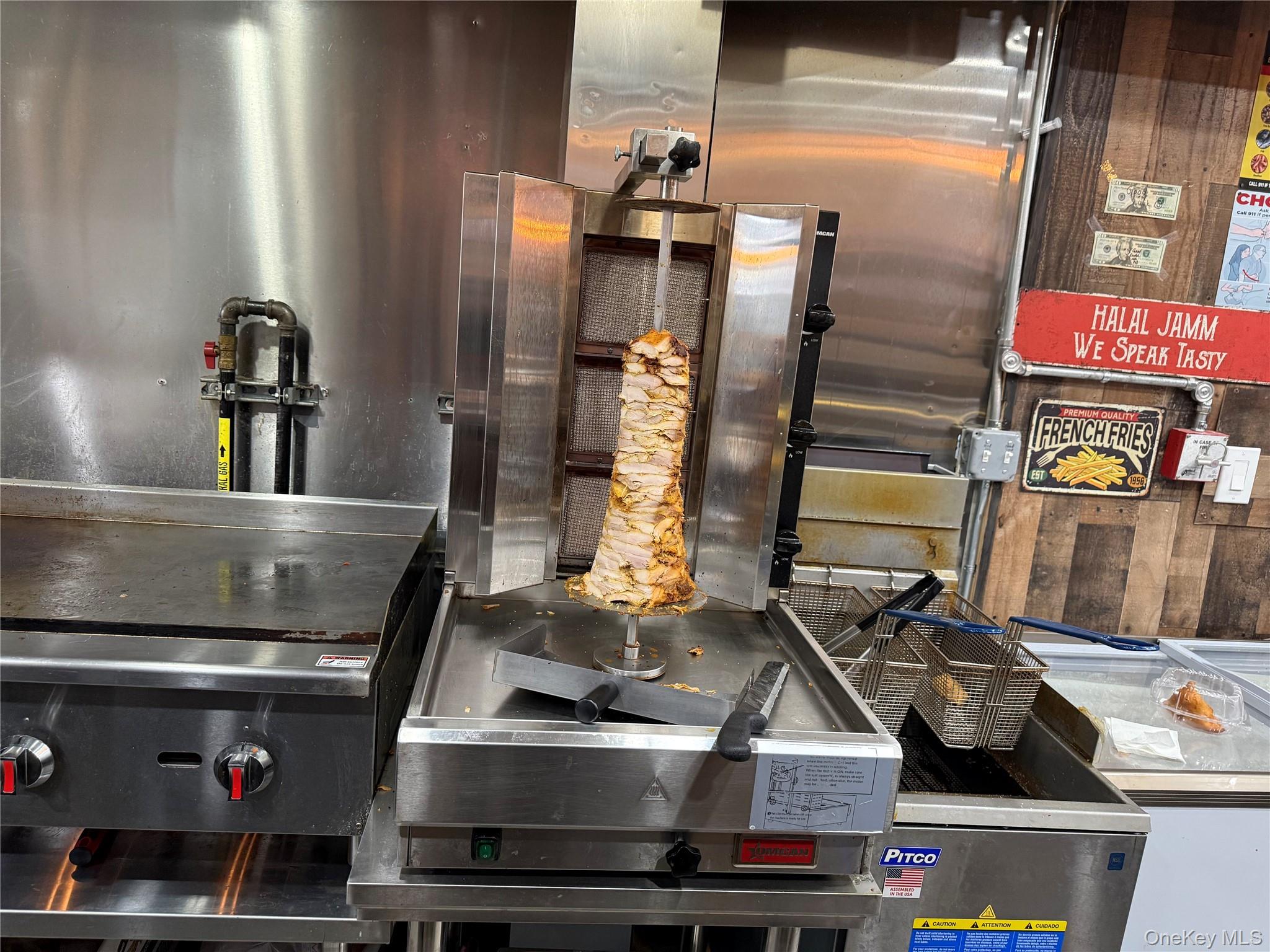 #12 photo, 87-52 A Parsons Blvd, קווינס Jamaica , NY 11432