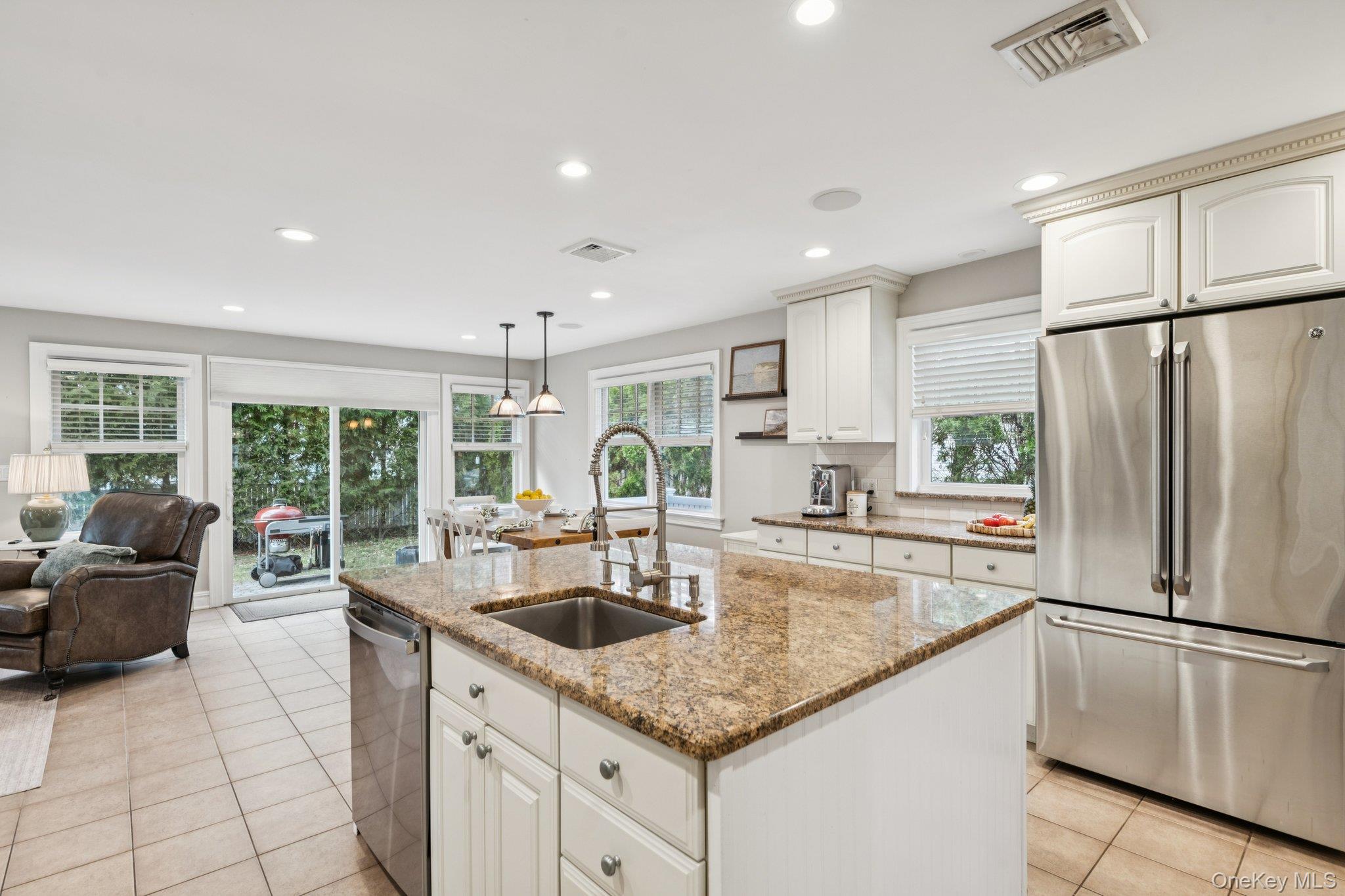 #17 photo, 82 Adams Street, Garden City , NY 11530