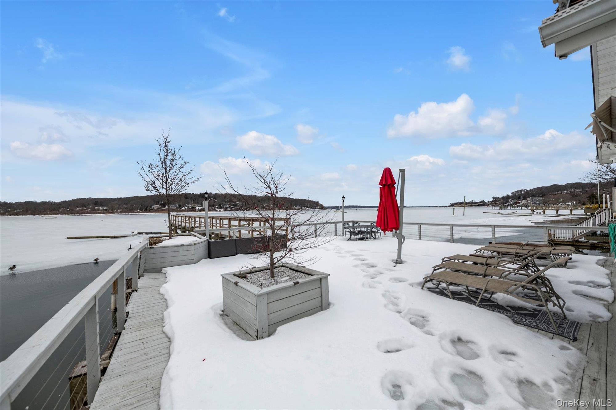 #20 photo, 201 Woodbine Avenue, מחוז סאפוק Northport , NY 11768