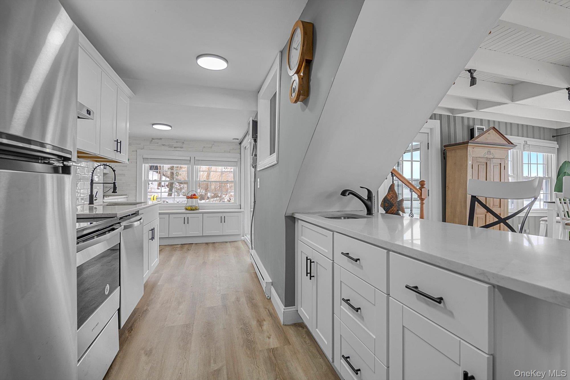 #6 photo, 201 Woodbine Avenue, מחוז סאפוק Northport , NY 11768